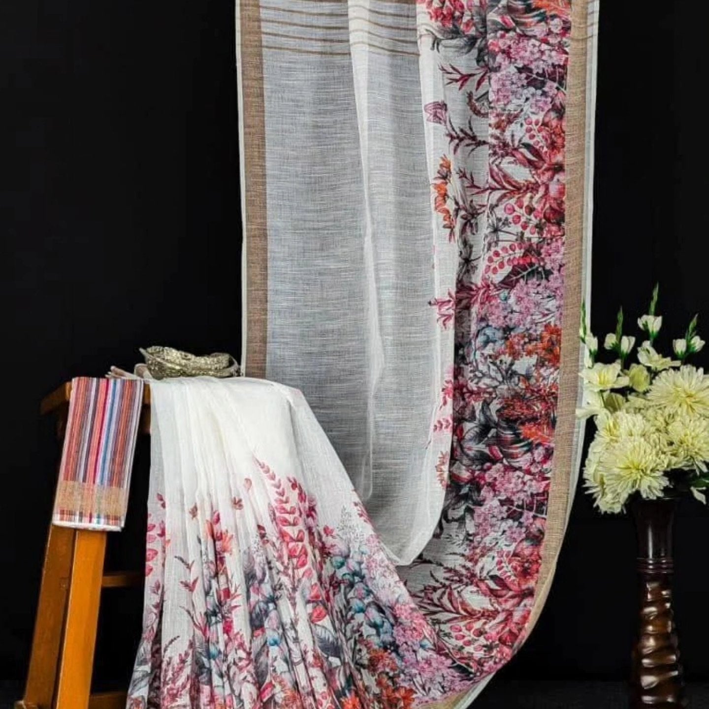 Line Slub Cotton Floral Printed Sarees 14