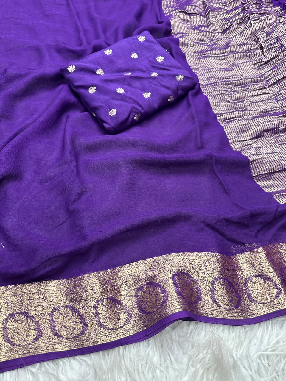 Georgette Viscose Weaving Saree with Viscose Zari Weaving Borders – 99 AED