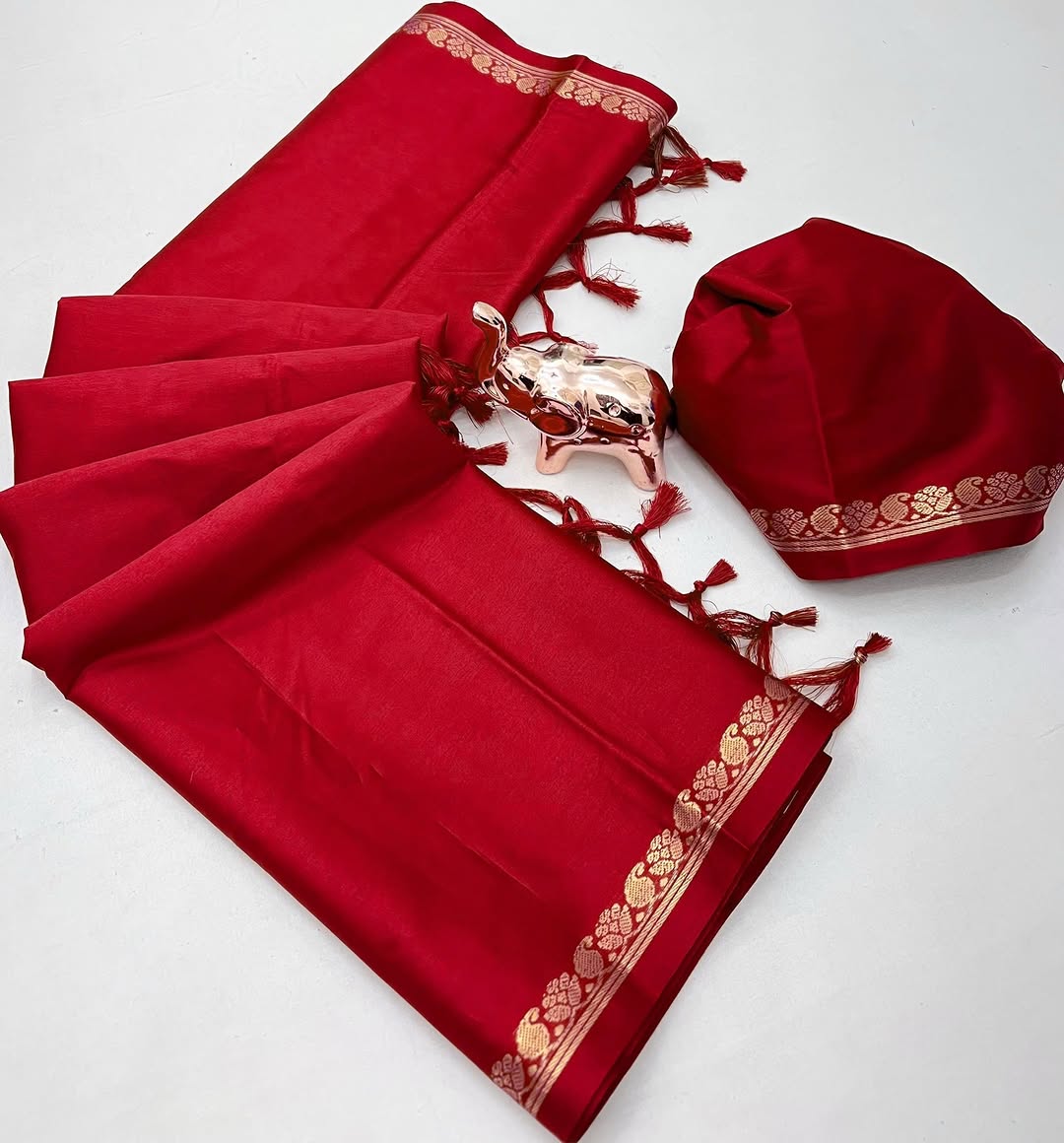 Soft Viscose Crepe Silk Saree with Golden Borders – 59 AED