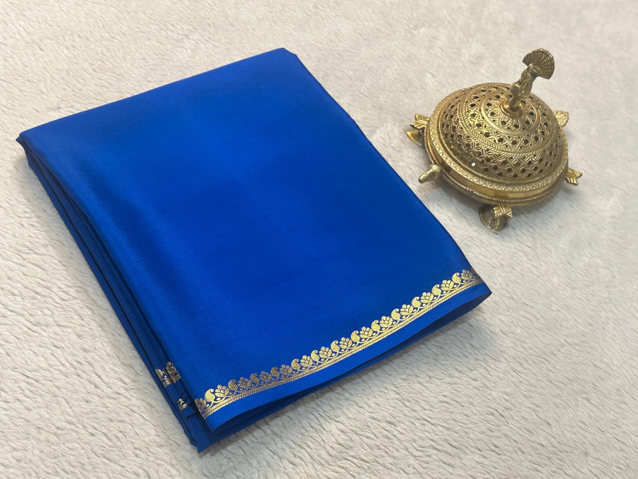 Soft Viscose Crepe Silk Saree with Golden Borders – 59 AED