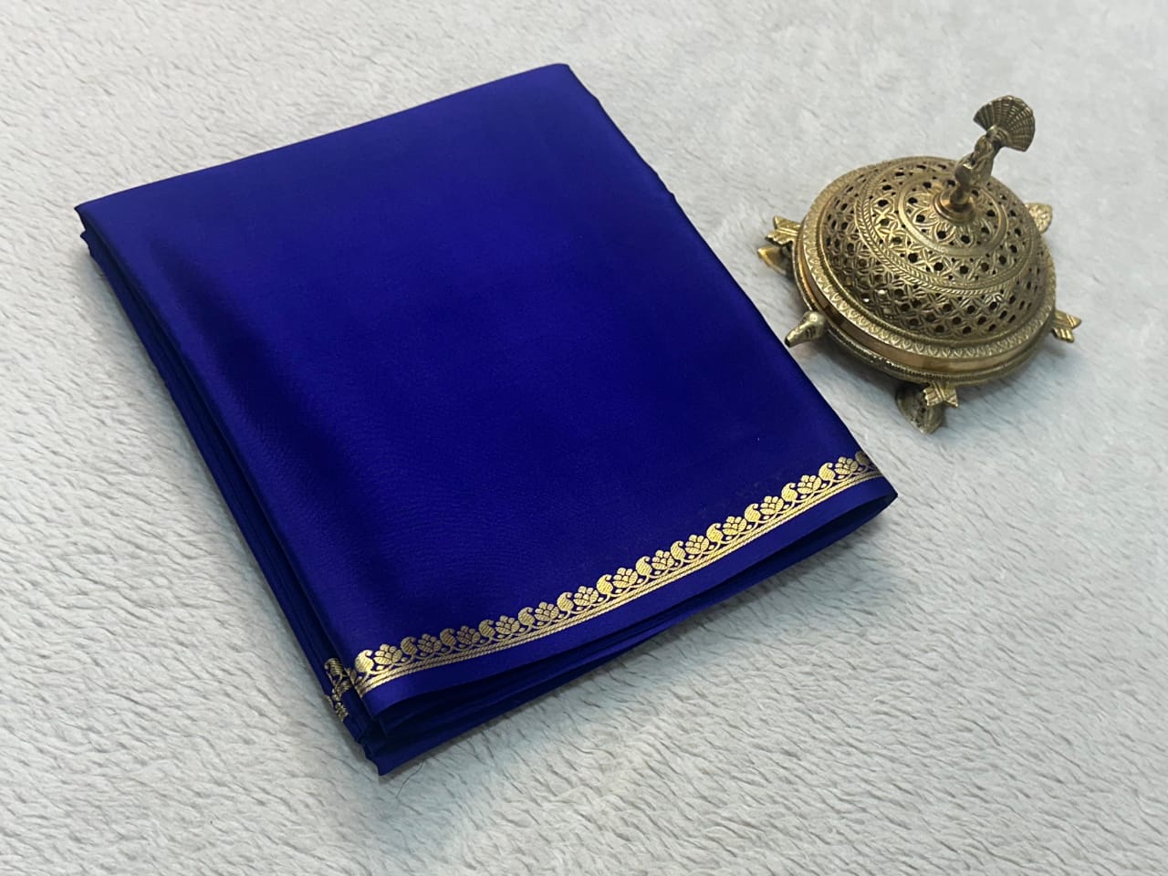 Soft Viscose Crepe Silk Saree with Golden Borders – 59 AED