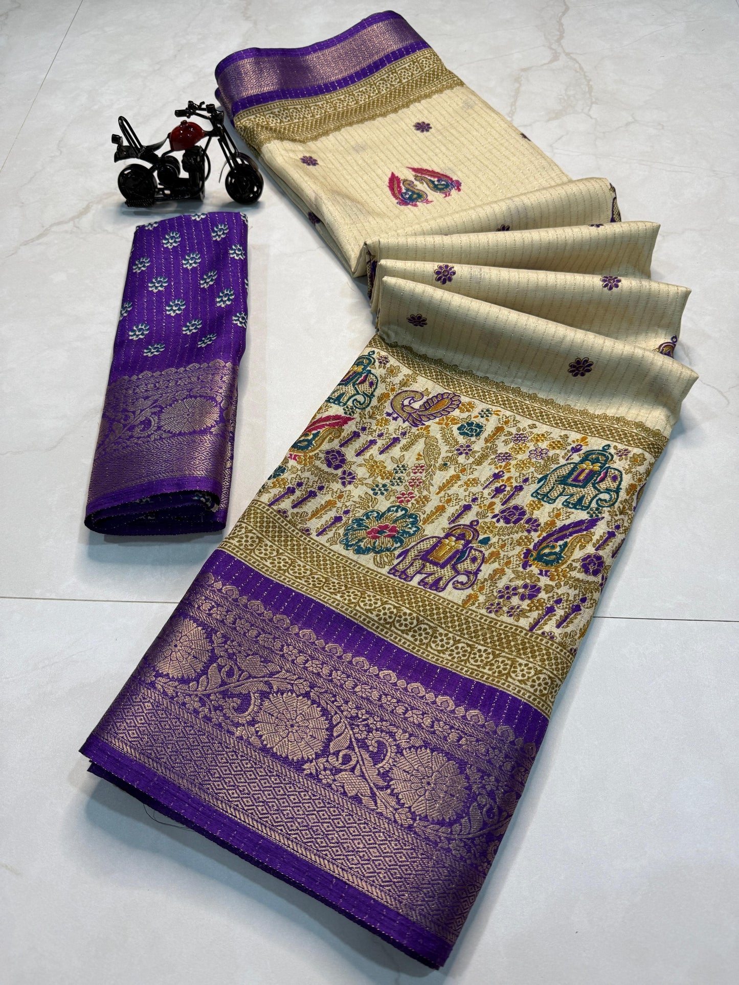 Rekko Silk Saree with All-Over Floral Design & Contrast Border - Violet
