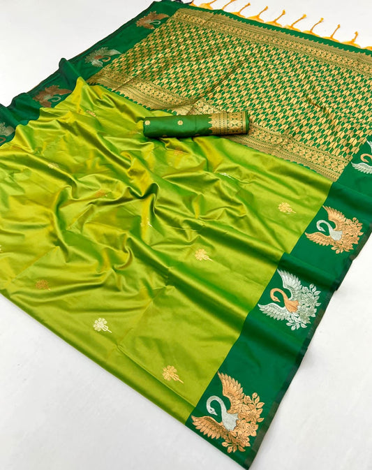 Soft Handloom Dual Tone Effect Saree – 99 AED
