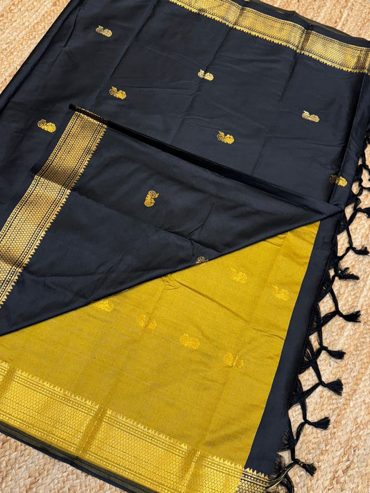 Cotton Silk Sarees with Jacquard Borders – 50 AED
