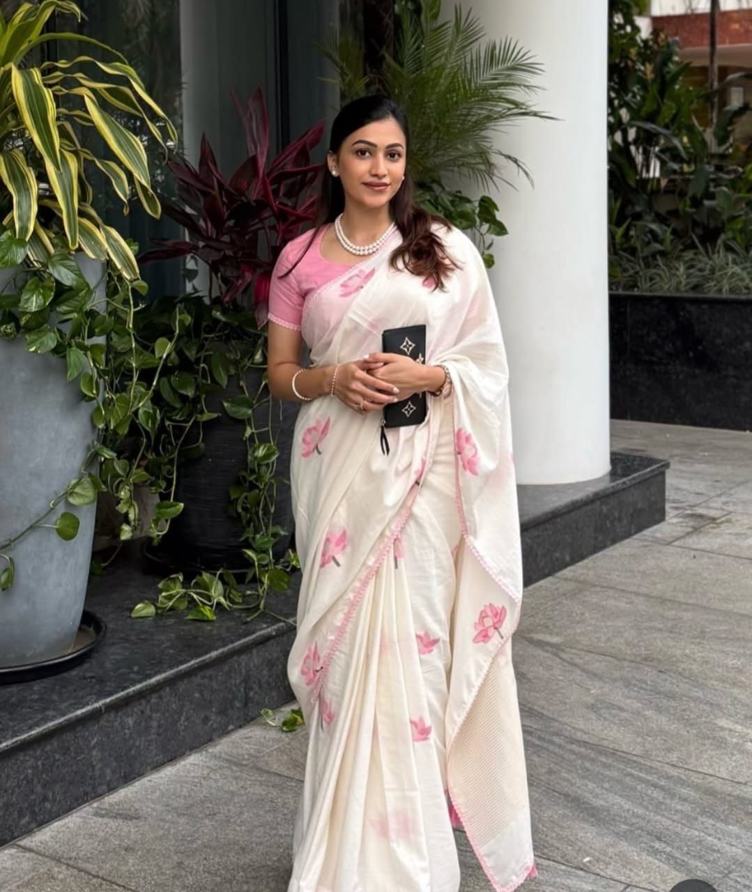 Linen Slub Cotton Saree with Lotus Print & Crochet Lace Borders – 59 AED