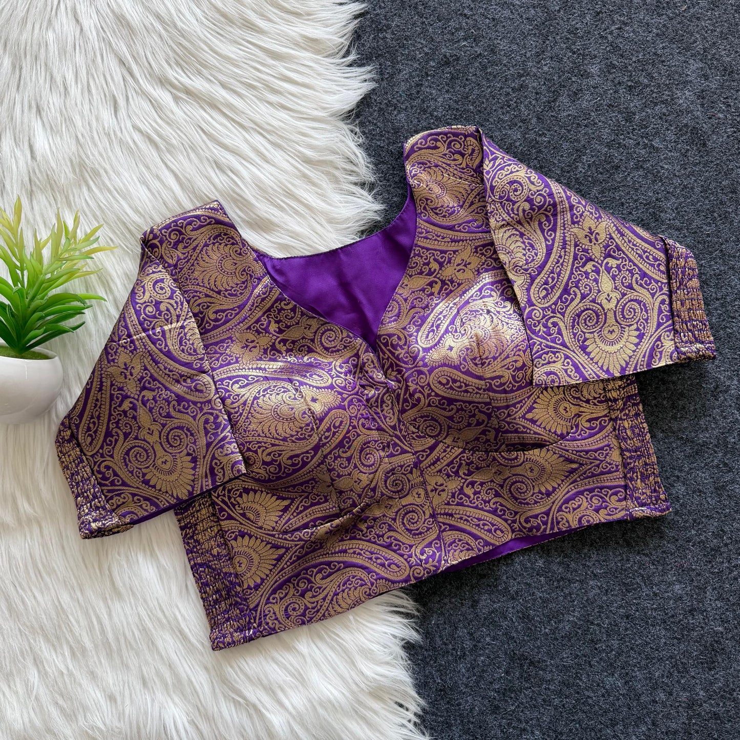 Side Elastic Stretchable Banarasi Brocade Silk Blouse – 55 AED