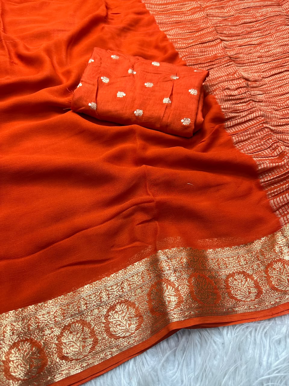 Georgette Viscose Weaving Saree with Viscose Zari Weaving Borders – 99 AED