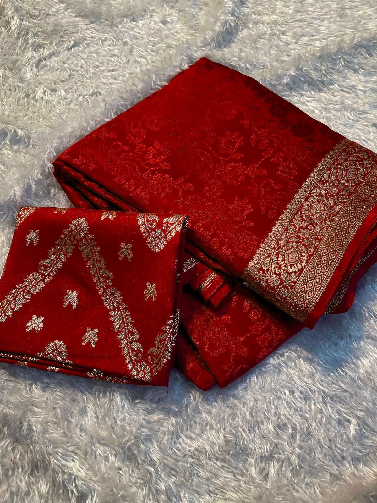 Viscose Chinnon Silk Saree with Viscose Zari Weaving Borders – 119 AED