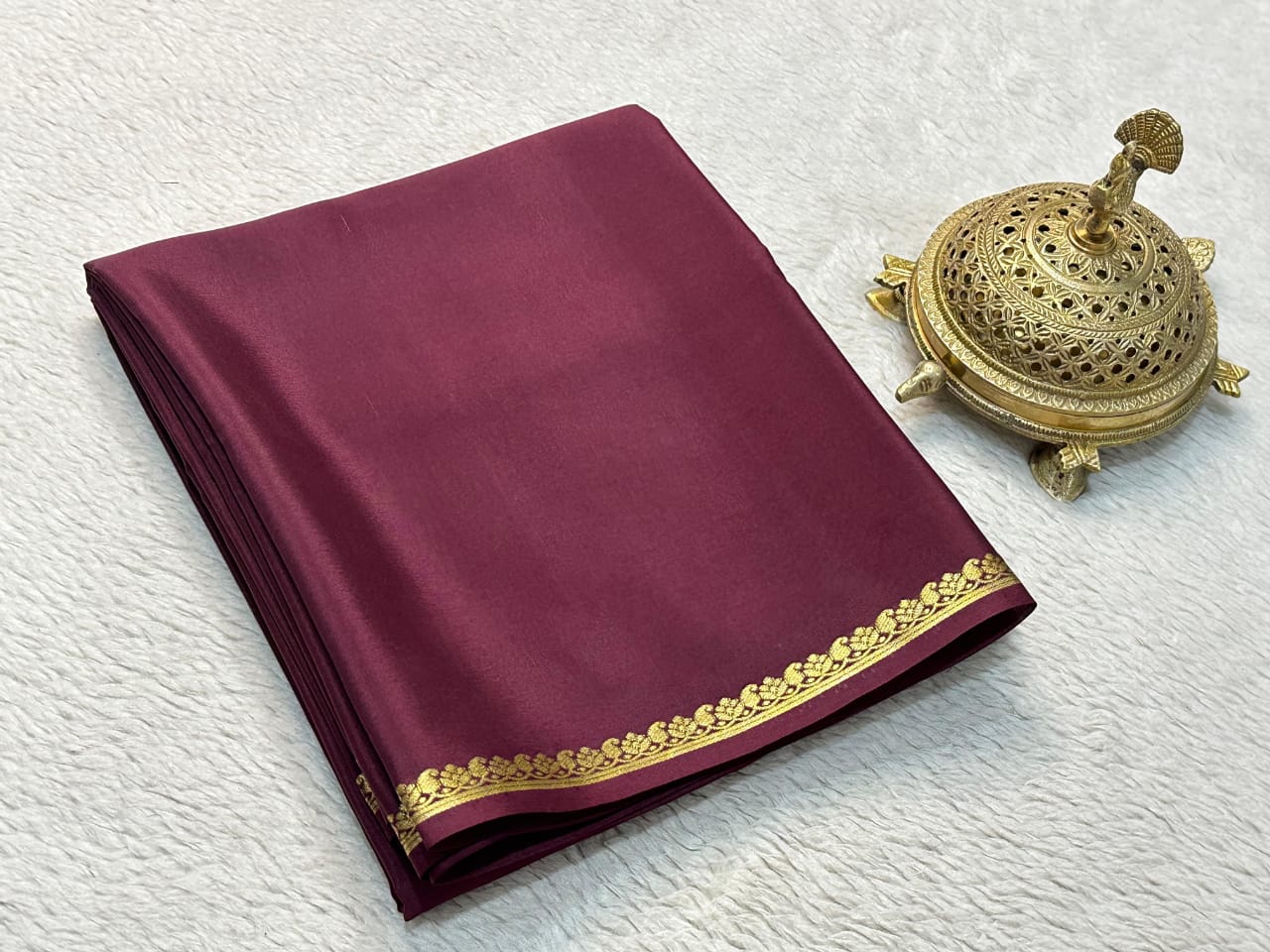 Soft Viscose Crepe Silk Saree with Golden Borders – 59 AED