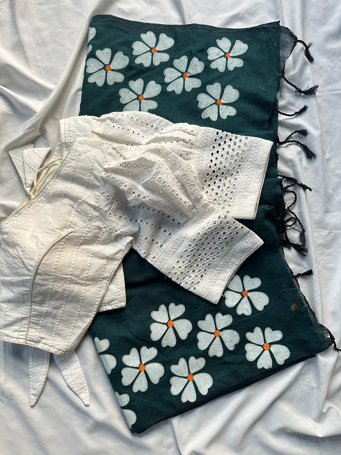 Khadi Mul Cotton Saree with Floral Print & Hakoba Readymade Blouse – 99 AED