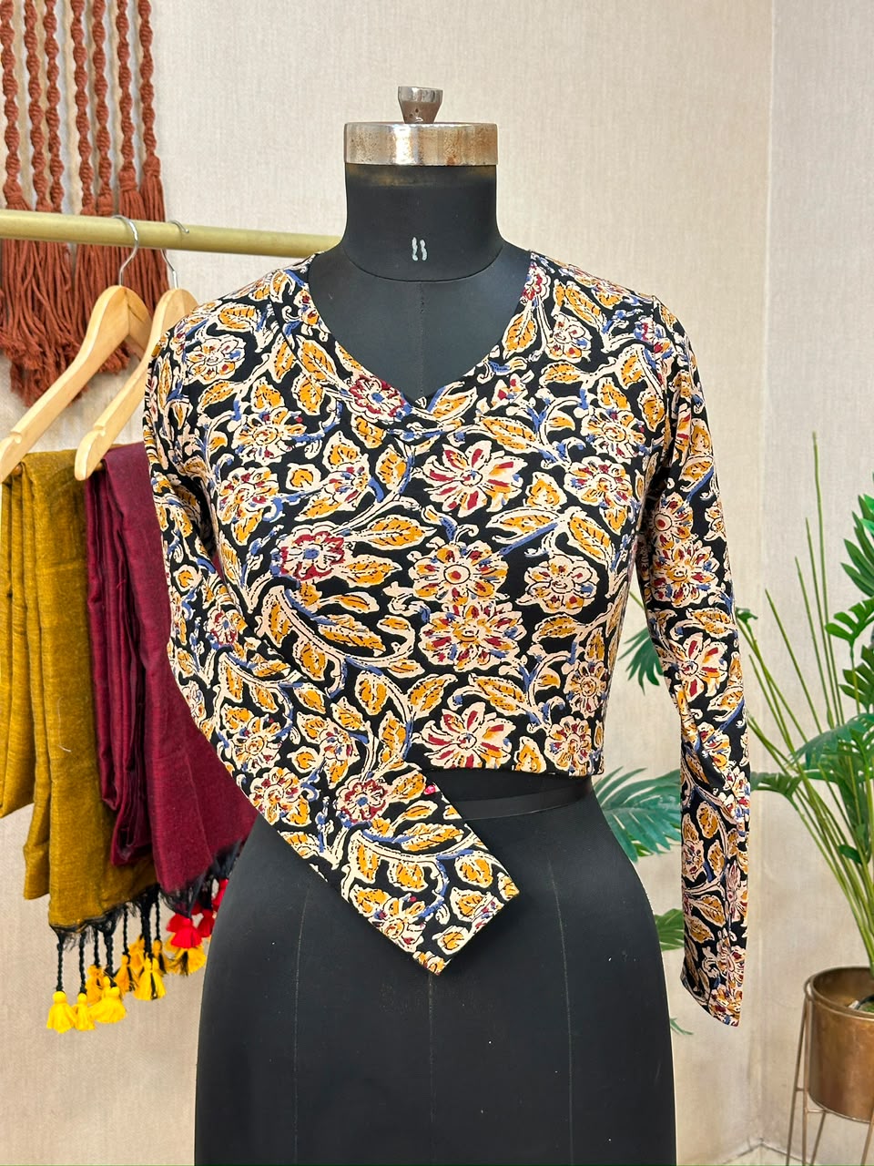 5501 - Elastic Long Sleeve Stretchable Ajrakh Blouse – 39 AED