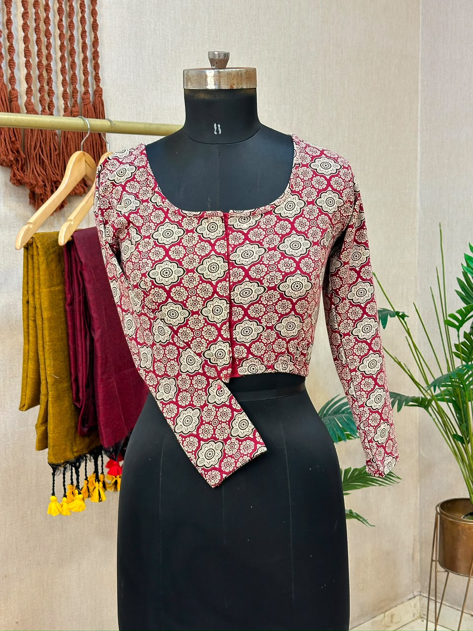 5501 - Elastic Long Sleeve Stretchable Ajrakh Blouse – 39 AED