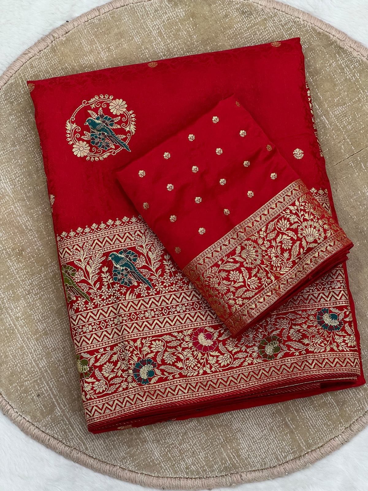 Dola Viscose Silk Saree with Meenakari Zari Weaving