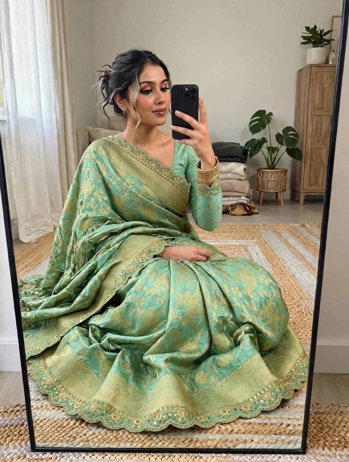 Semi Kanjivaram Jaal Floral Zari Weaving Saree with Scalloped Borders