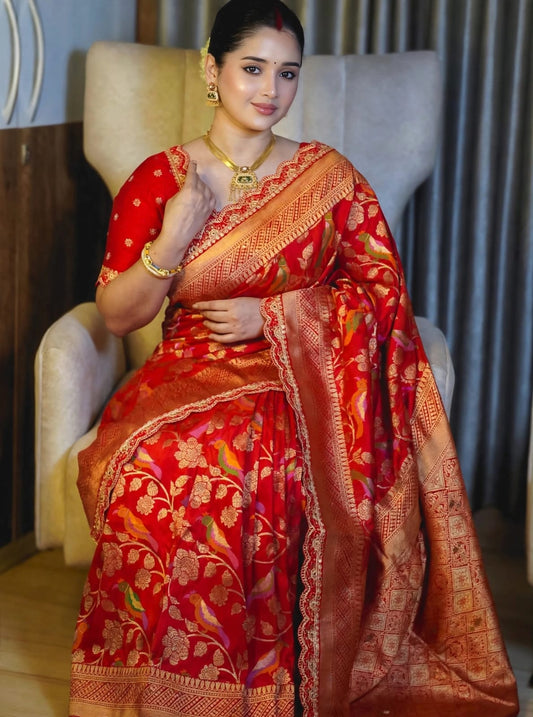 Semi Kanjivaram Jaal Floral Zari Weaving Saree with Scalloped Borders