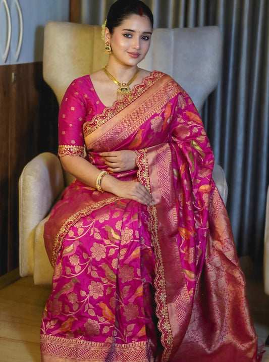 Semi Kanjivaram Jaal Floral Zari Weaving Saree with Scalloped Borders