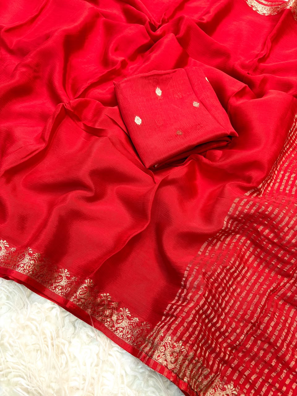 Viscose Georgette Silk Saree with Viscose Zari Borders