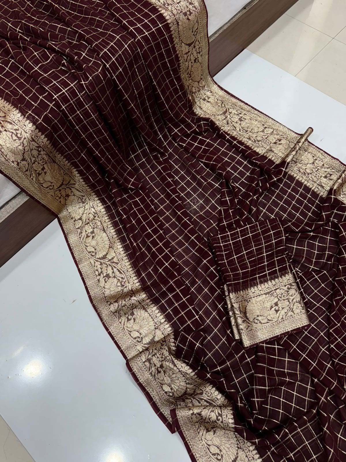 Viscose Georgette Zari Checked Saree with Viscose Zari Weaving Border
