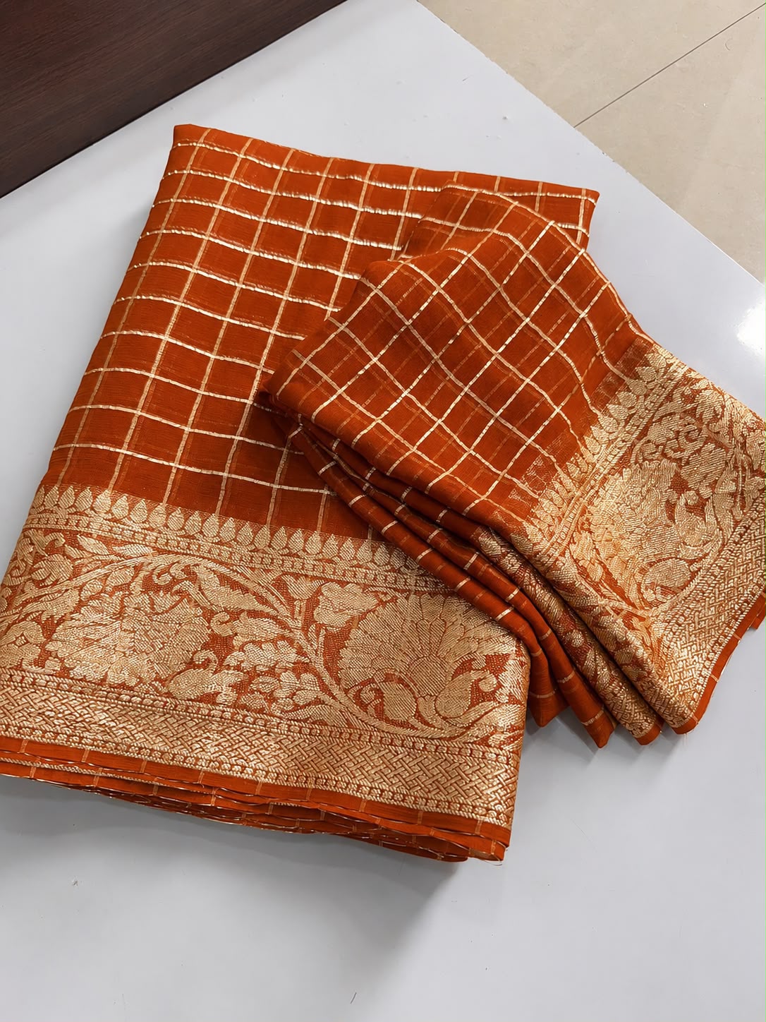 Viscose Georgette Zari Checked Saree with Viscose Zari Weaving Border