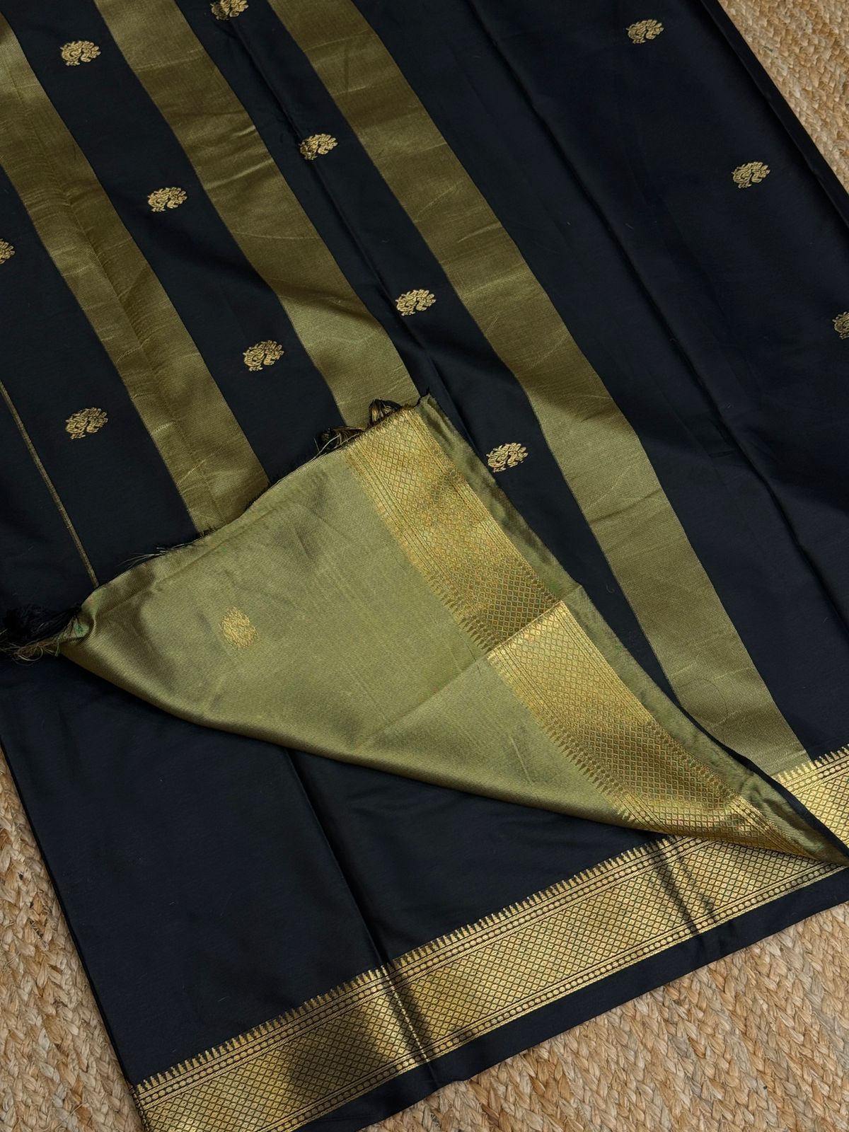 Cotton Silk Sarees with Jacquard Borders – 50 AED